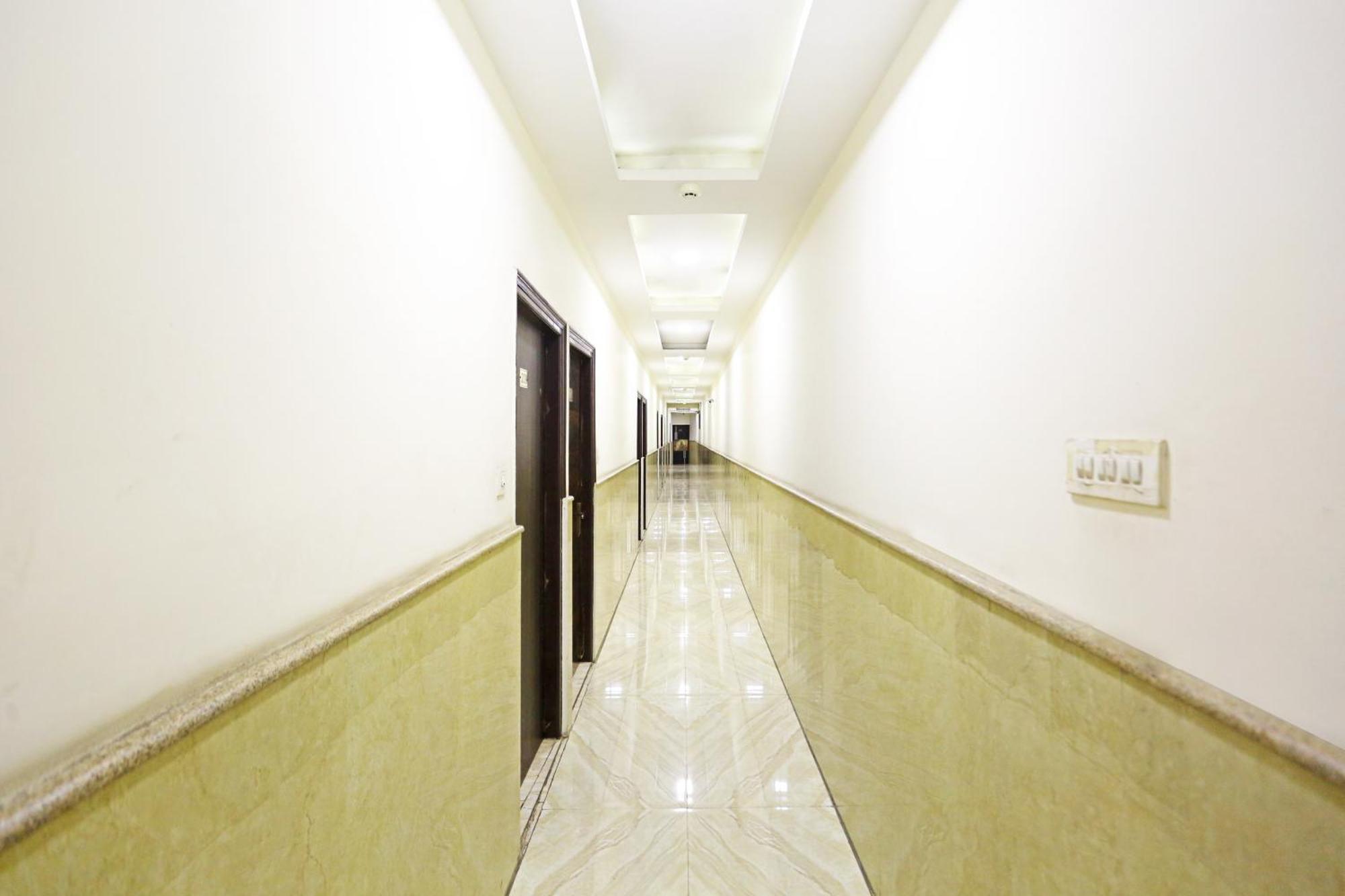 Hotel The Kiara Near Delhi Airport Nova Deli Exterior foto