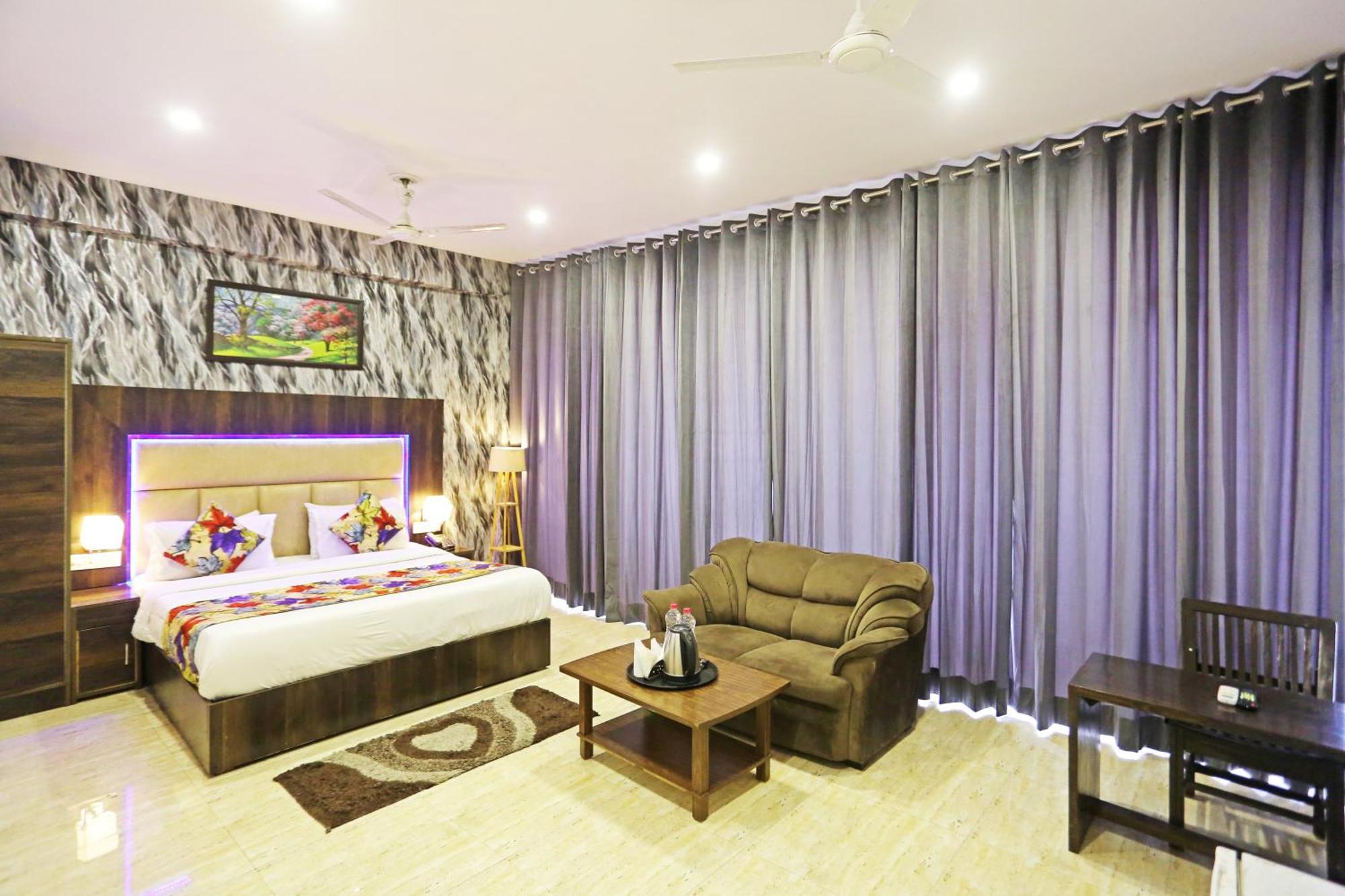 Hotel The Kiara Near Delhi Airport Nova Deli Exterior foto